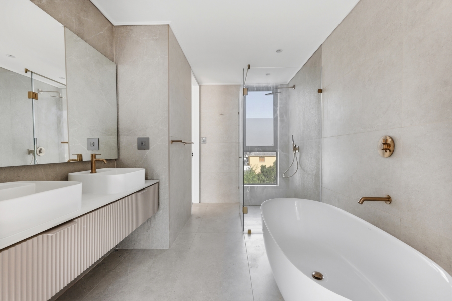 3 Bedroom Property for Sale in Fresnaye Western Cape